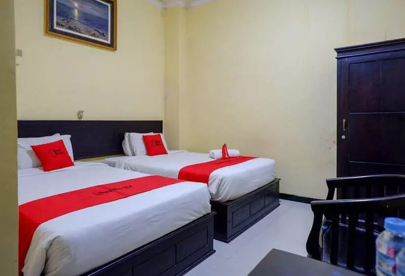 Hotelli Reddoorz Near Citraland Waterpark Kendari