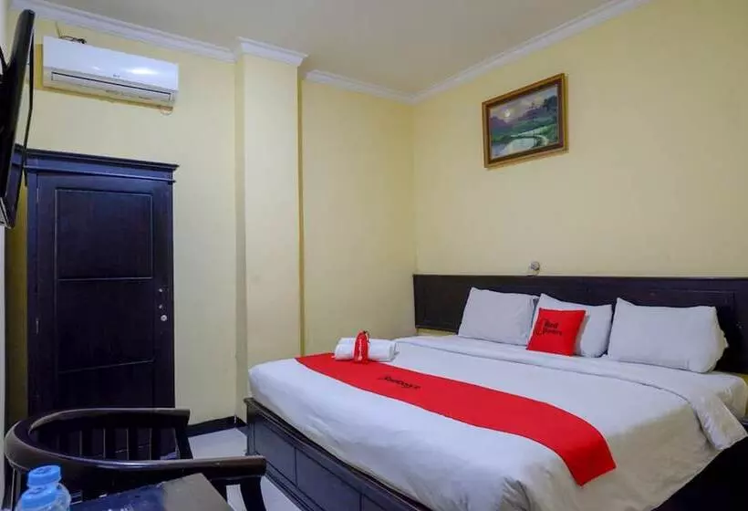 Hotelli Reddoorz Near Citraland Waterpark Kendari