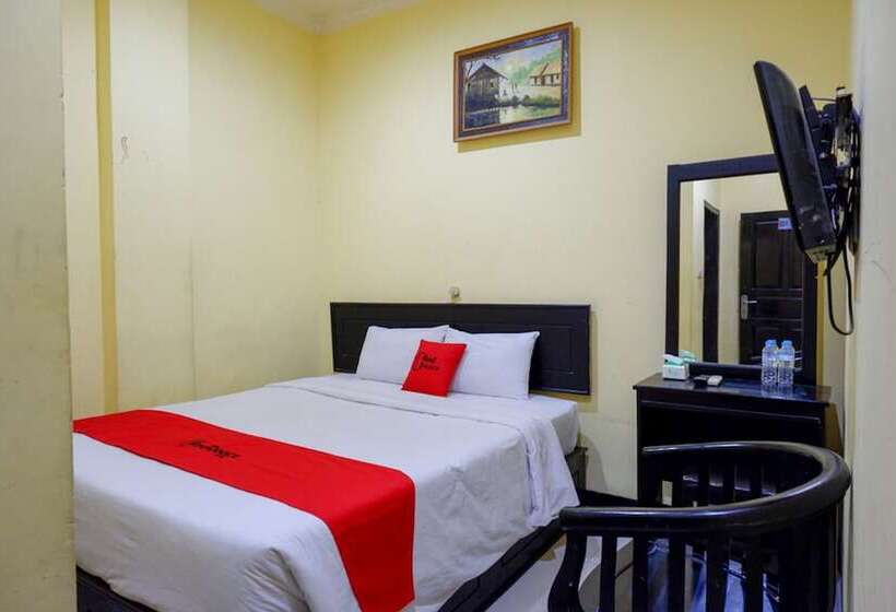 Отель Reddoorz Near Citraland Waterpark Kendari