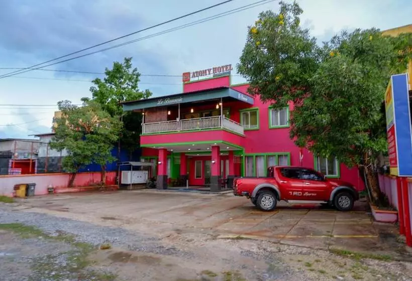 Hotelli Reddoorz Near Citraland Waterpark Kendari