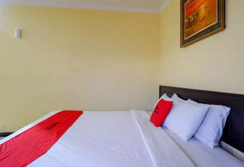 Hotelli Reddoorz Near Citraland Waterpark Kendari