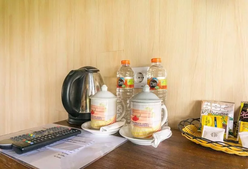 ホテル Reddoorz @ Tambolaka Sumba