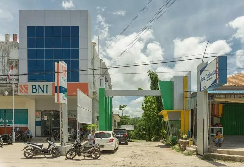 ホテル Reddoorz @ Tambolaka Sumba