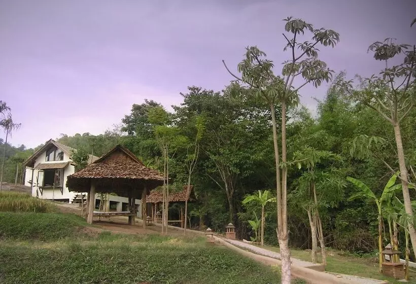 Baanrai Lanna Resort