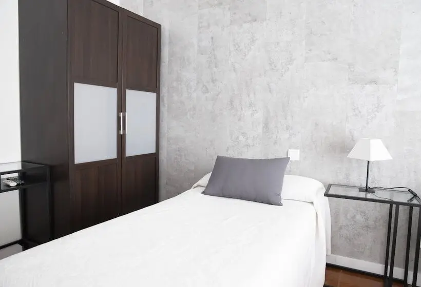 Hostal Tokio