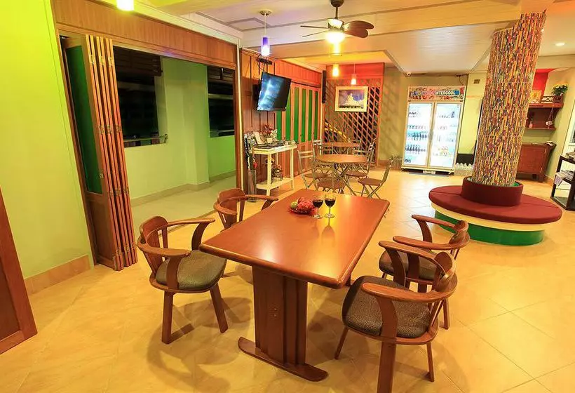 ホテル Baan Halle Hallo