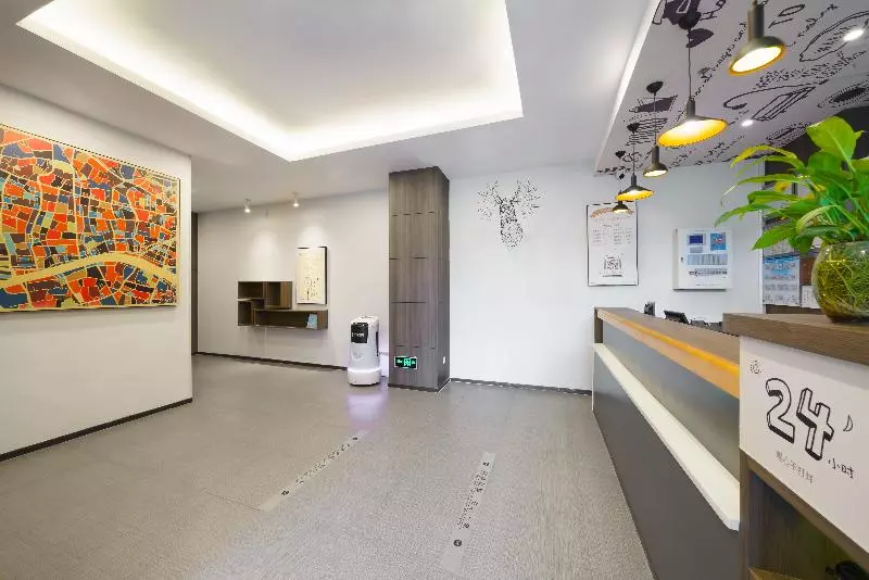 Отель Hi Inn Guangzhou Gangding Metro Station