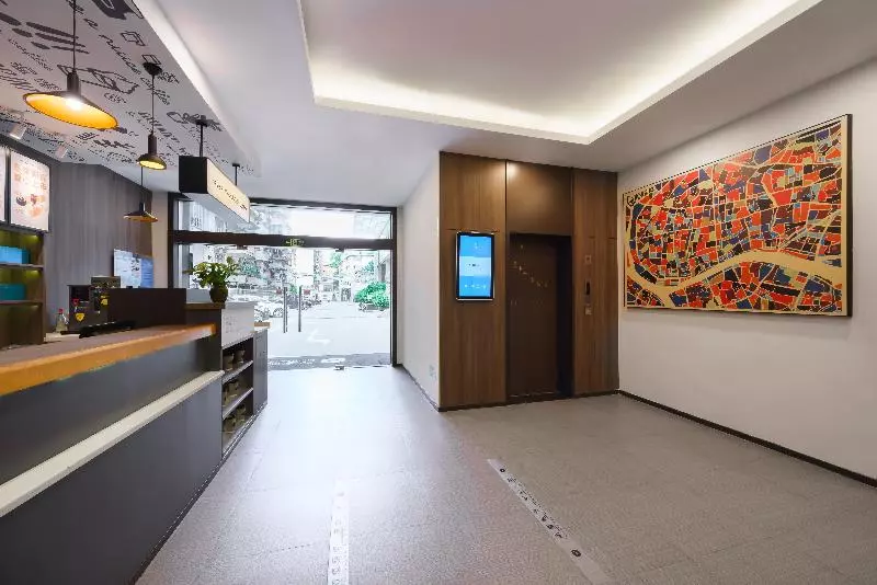 Отель Hi Inn Guangzhou Gangding Metro Station