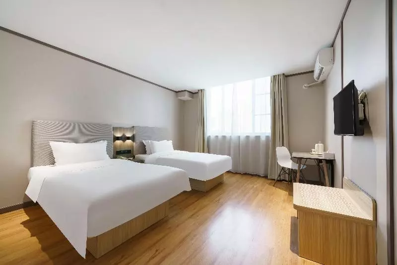 Отель Hi Inn Guangzhou Gangding Metro Station