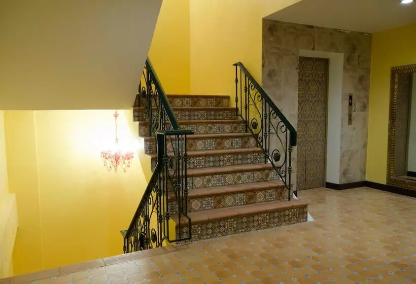 هتل Khaosan Palace