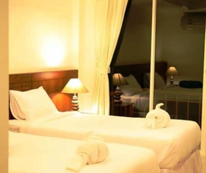 Szálloda Kirati Beach Resort