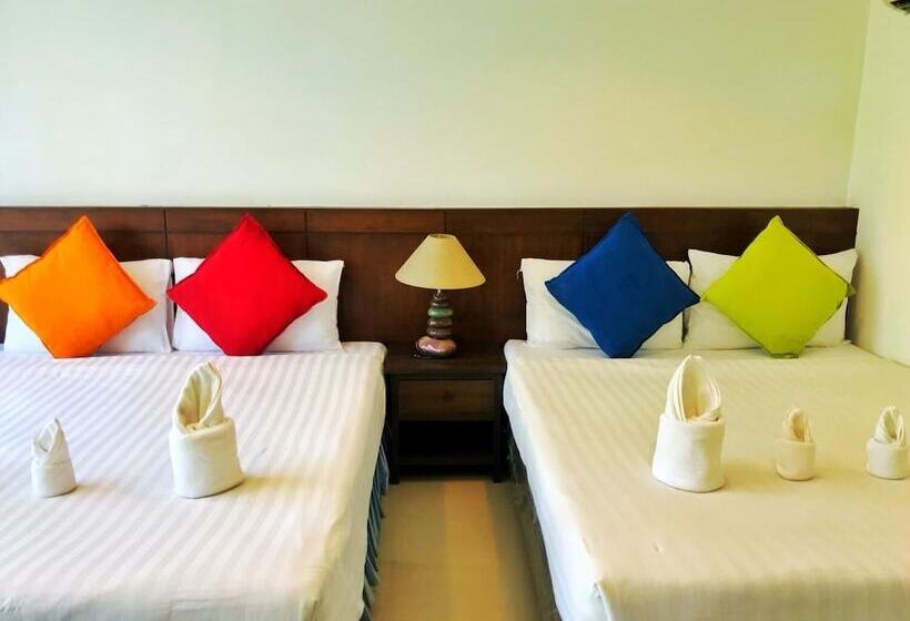 Szálloda Kirati Beach Resort