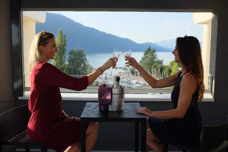 هتل & Spa Marina D Adelphia