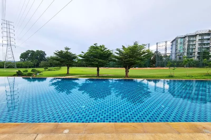 ホテル The Par Phuket Sha Plus