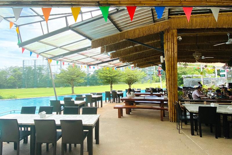 ホテル The Par Phuket Sha Plus