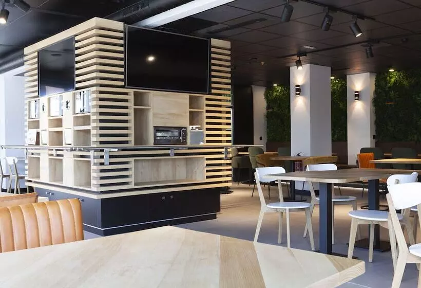 اقامتگاه Vertice Roomspace