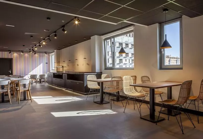 اقامتگاه Vertice Roomspace