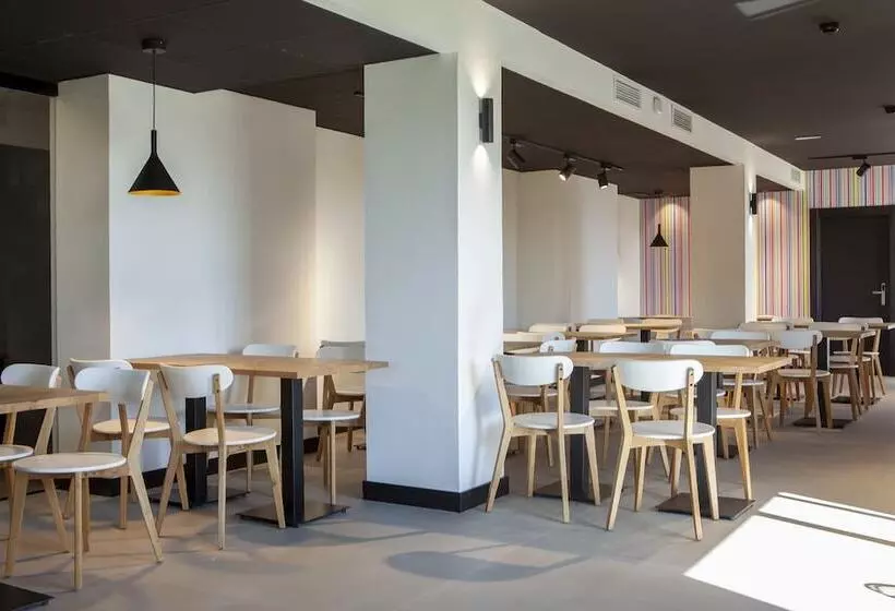 اقامتگاه Vertice Roomspace