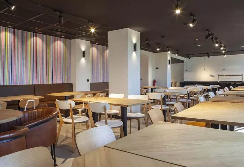 اقامتگاه Vertice Roomspace