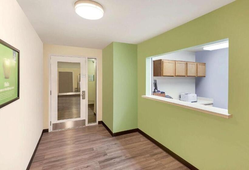 Woodspring Suites Des Moines Pleasant Hill