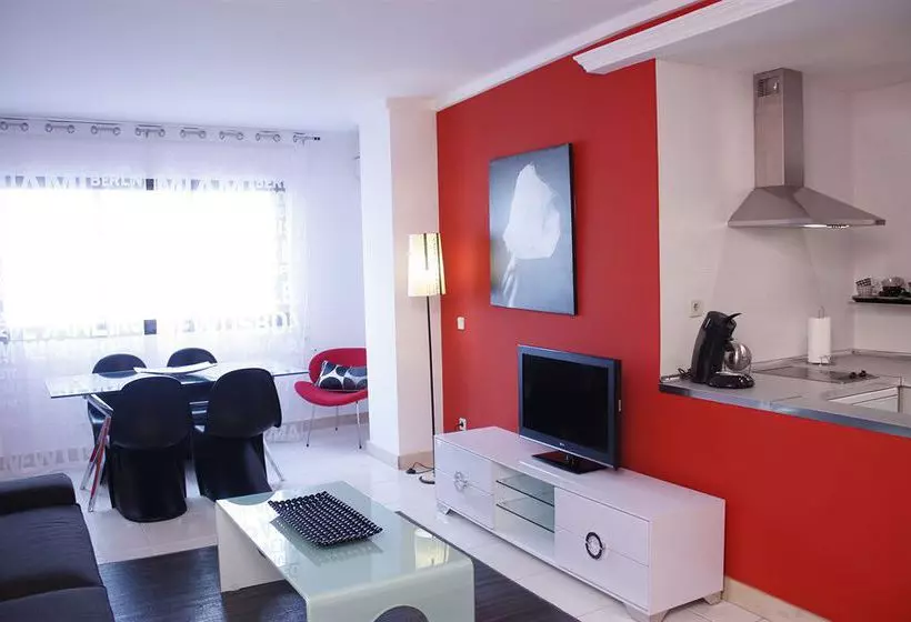 Apartamentos WooTravelling Plaza de Oriente Homtels