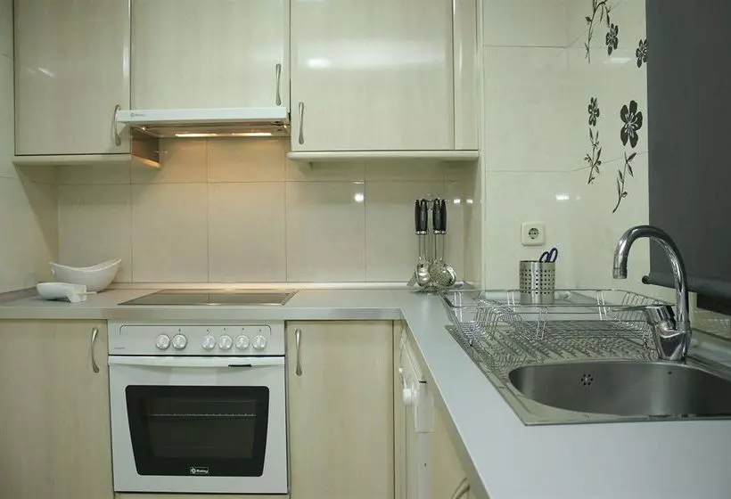 Apartamentos WooTravelling Plaza de Oriente Homtels