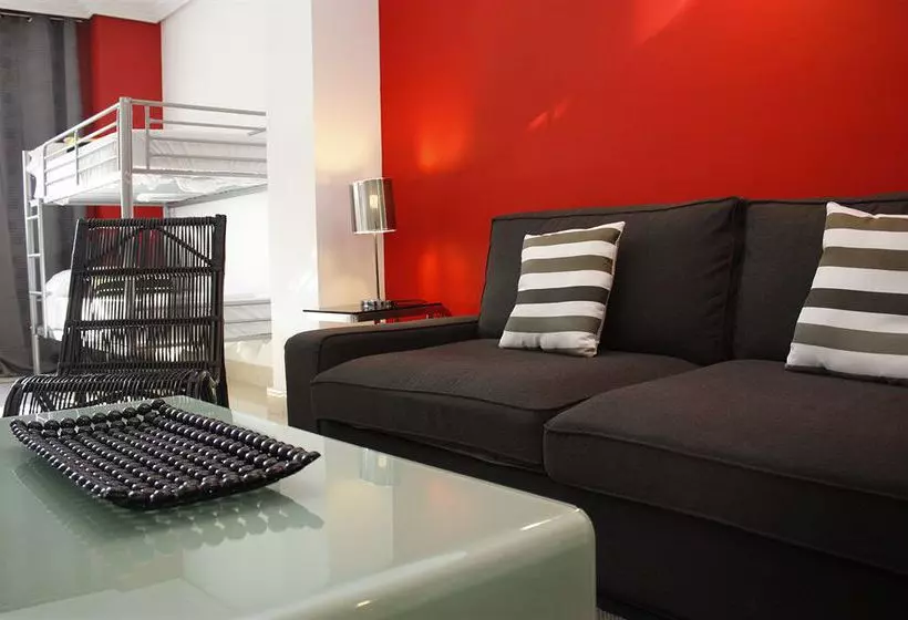 Apartamentos WooTravelling Plaza de Oriente Homtels