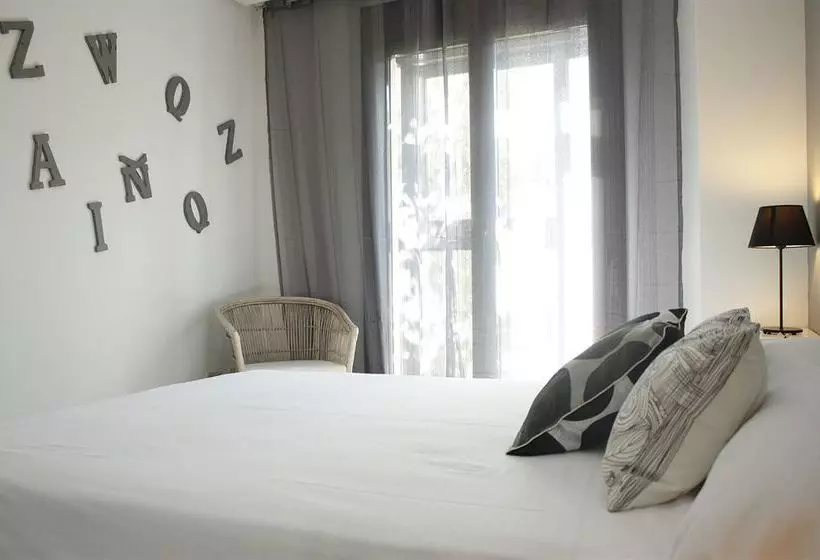 Apartamentos WooTravelling Plaza de Oriente Homtels