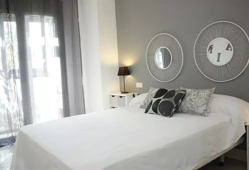Apartamentos WooTravelling Plaza de Oriente Homtels