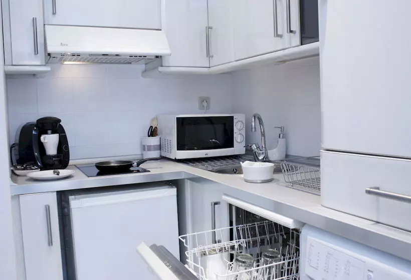 Apartamentos WooTravelling Plaza de Oriente Homtels