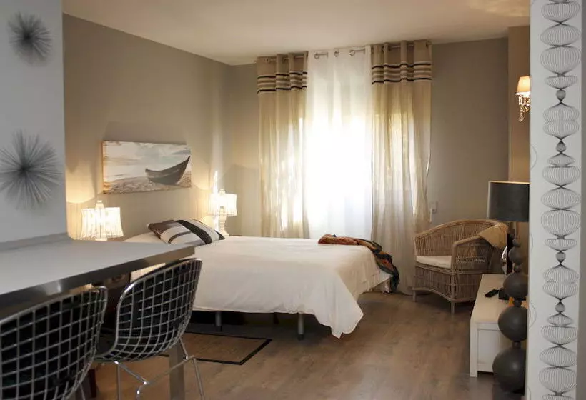 Apartamentos WooTravelling Plaza de Oriente Homtels