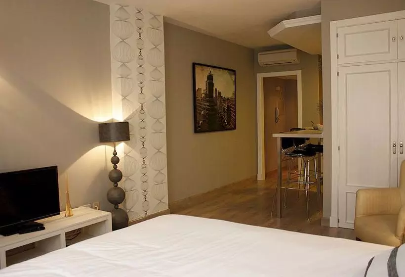 Apartamentos WooTravelling Plaza de Oriente Homtels
