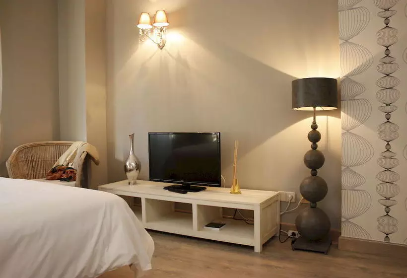 Apartamentos WooTravelling Plaza de Oriente Homtels