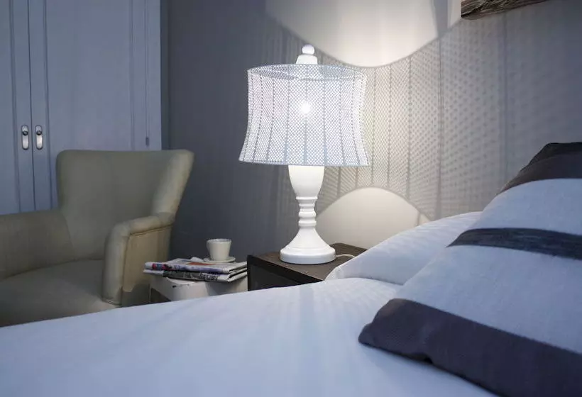 Apartamentos WooTravelling Plaza de Oriente Homtels