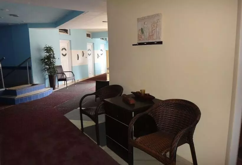 בית מלון כפרי 9 Queens Spa