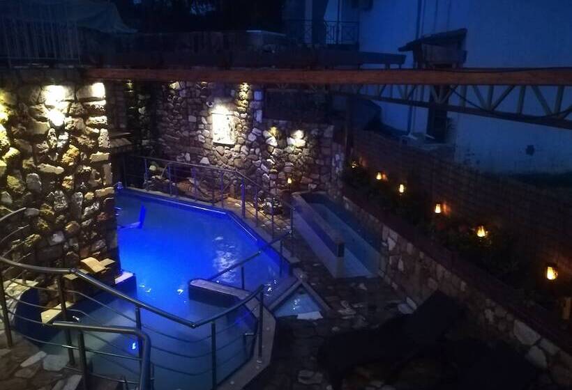 בית מלון כפרי 9 Queens Spa