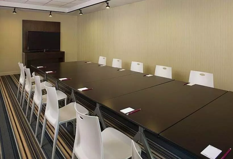 Отель Aloft Miami  Brickell