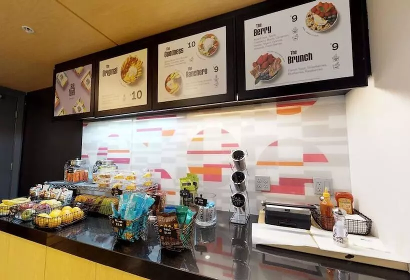 Отель Aloft Miami  Brickell