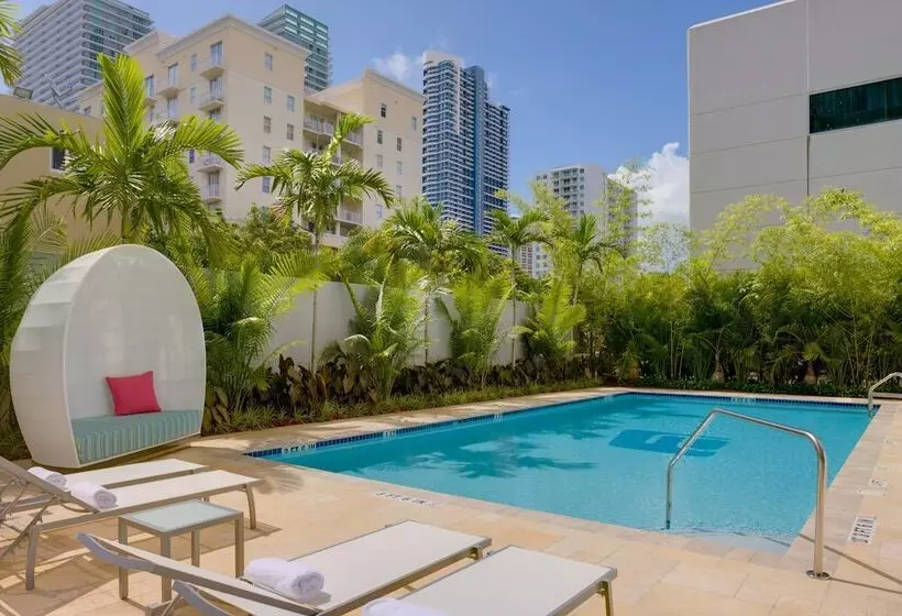 Отель Aloft Miami  Brickell