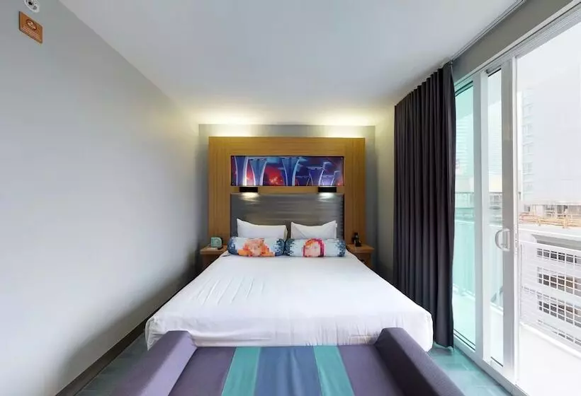 Отель Aloft Miami  Brickell