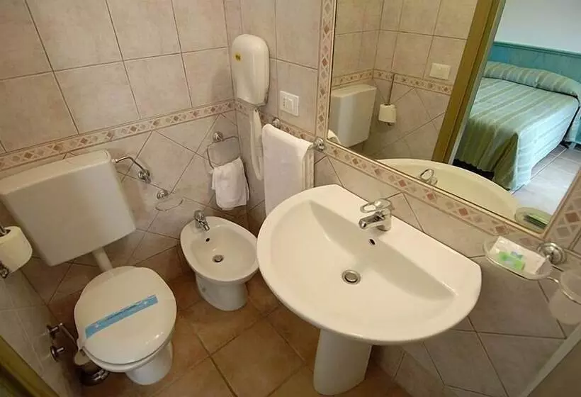 هتل Club Mezzaluna