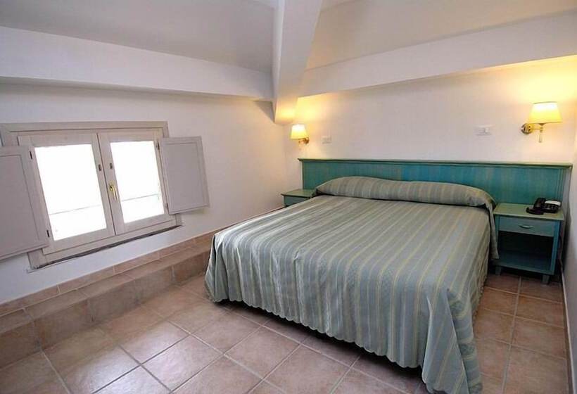 ホテル Club Mezzaluna