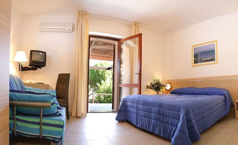 ホテル Club Mezzaluna