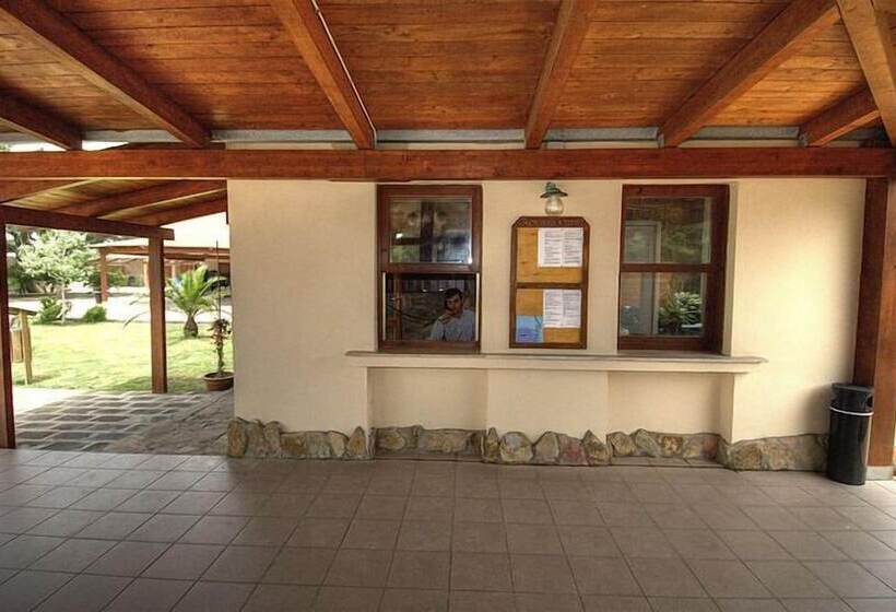 ホテル Club Mezzaluna