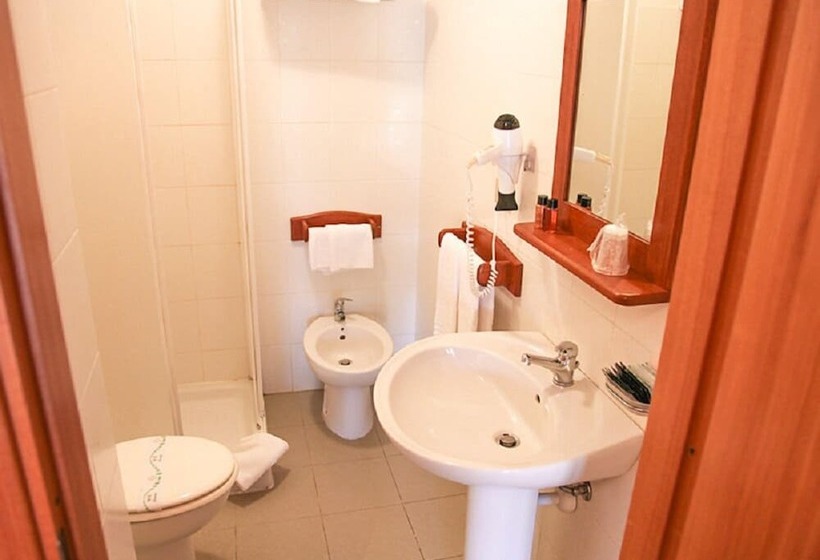 ホテル Club Mezzaluna