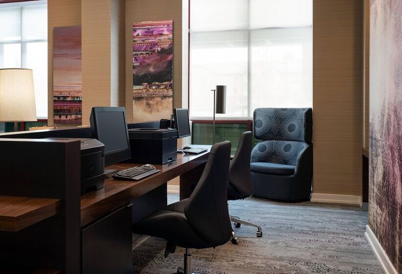 هتل Courtyard By Marriott Denver Airport