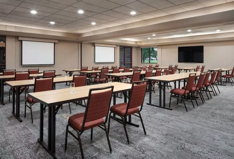 هتل Courtyard By Marriott Denver Airport