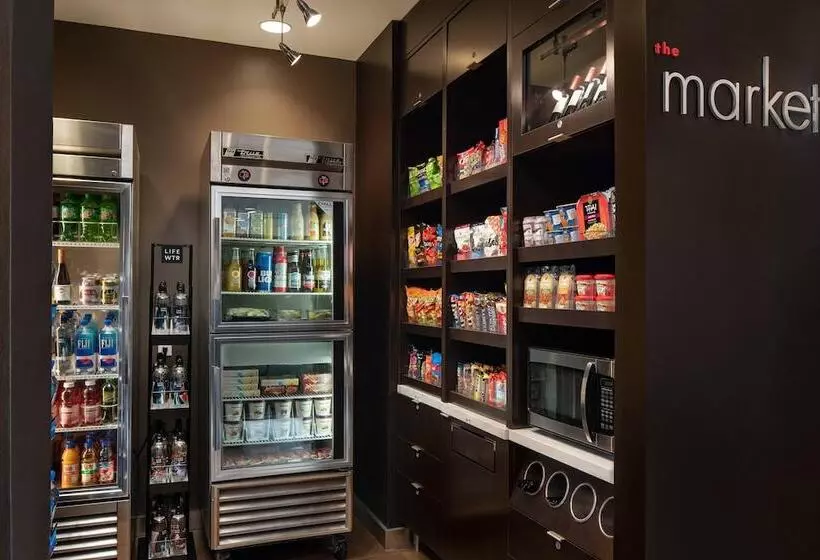هتل Courtyard By Marriott Denver Airport