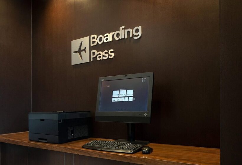 هتل Courtyard By Marriott Denver Airport