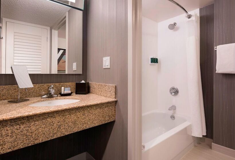 هتل Courtyard By Marriott Denver Airport